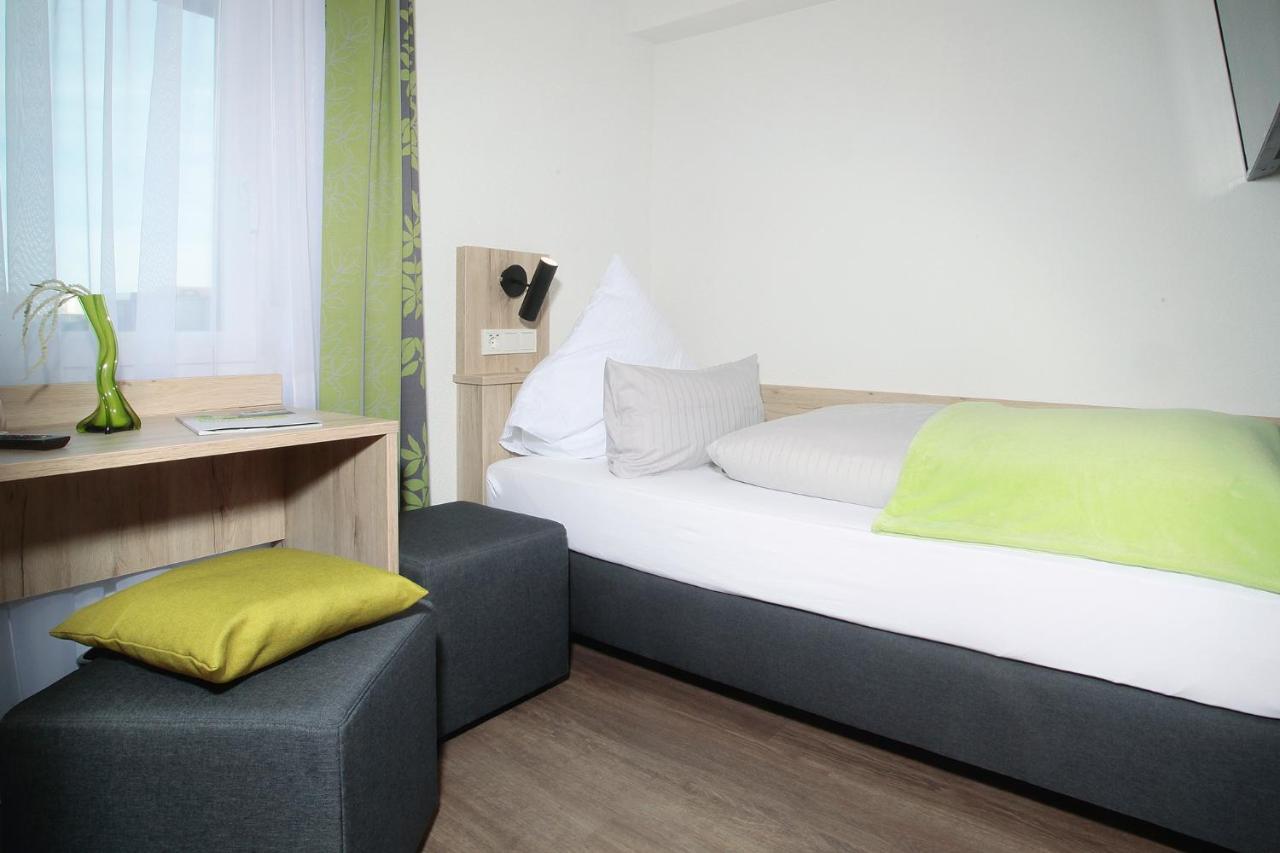 Hotel Landgasthof Linde Nuertingen Buitenkant foto